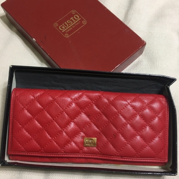 GUSTO Handbags - GUSTO Italian wallet in box